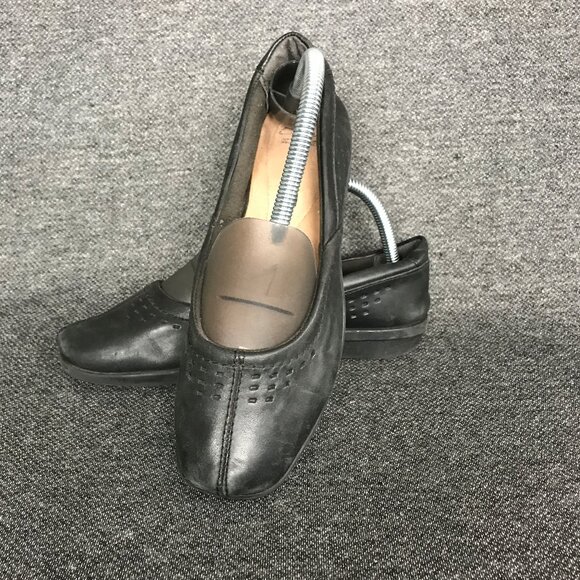 Clarks Soft Cushion Black Leather Slip On Comfort Ballet Flats Loafers Womens 8 - Picture 1 of 9